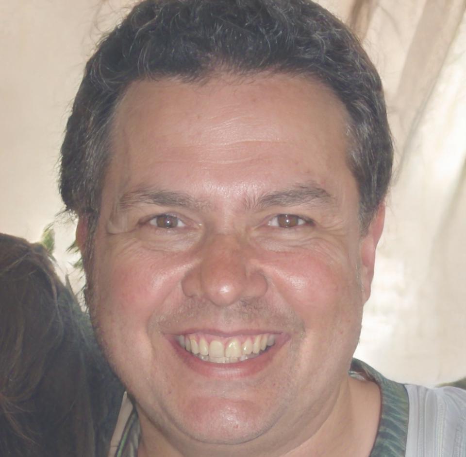 Carlos Hernández, Especialista en Análisis Financiero